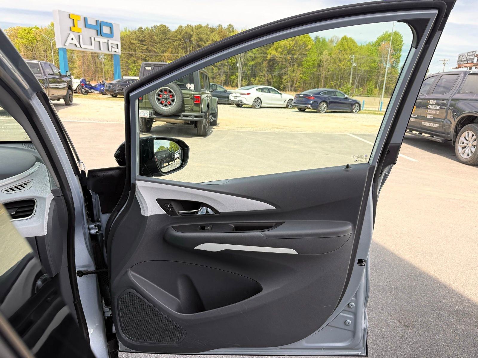 Used 2018 Chevrolet Bolt LT FWD image 20