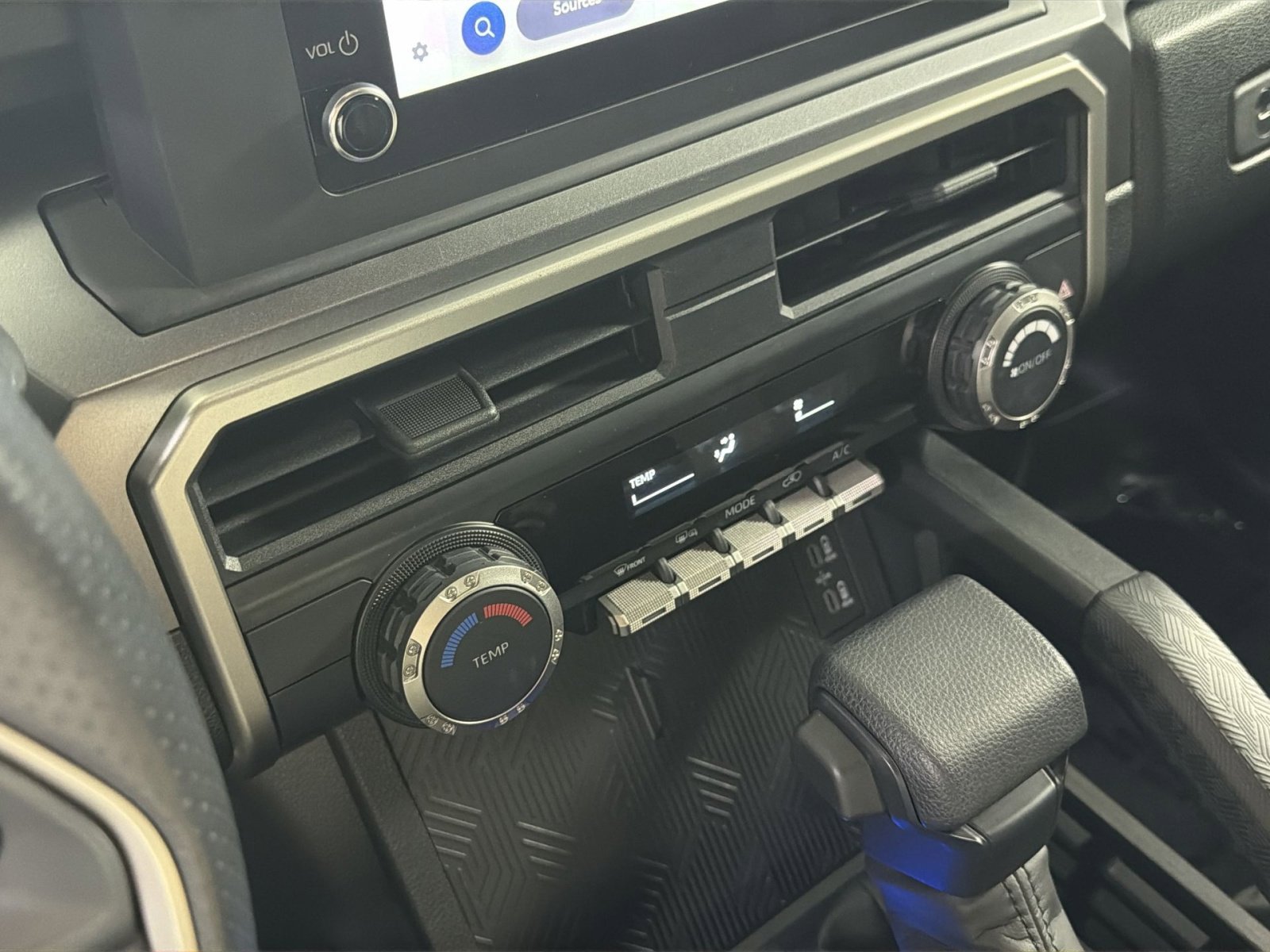 Used 2025 Toyota 4Runner SR5 AWD/4WD image 21