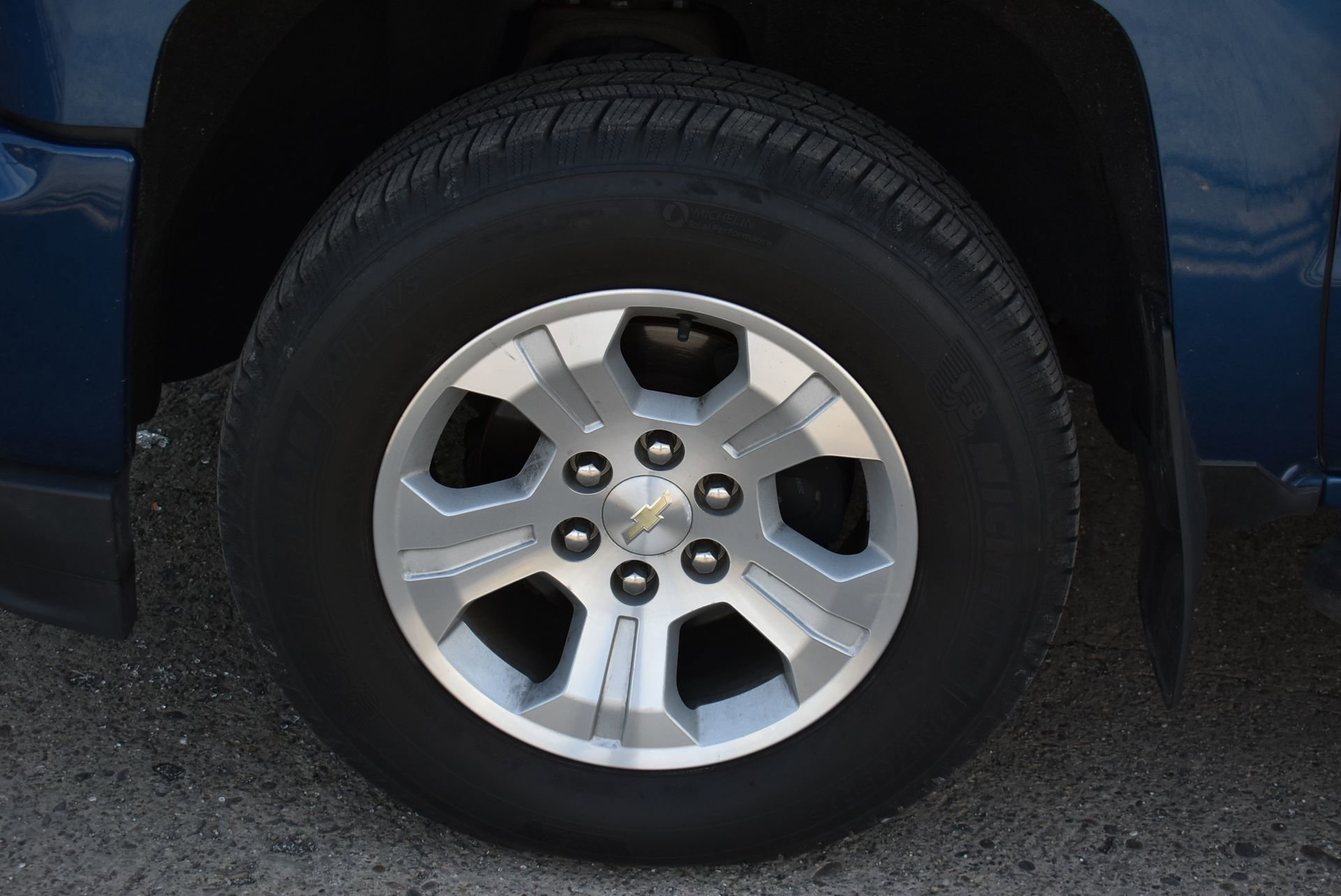 Used 2018 Chevrolet Silverado 1500 LT w/ All Star Edition AWD/4WD image 11