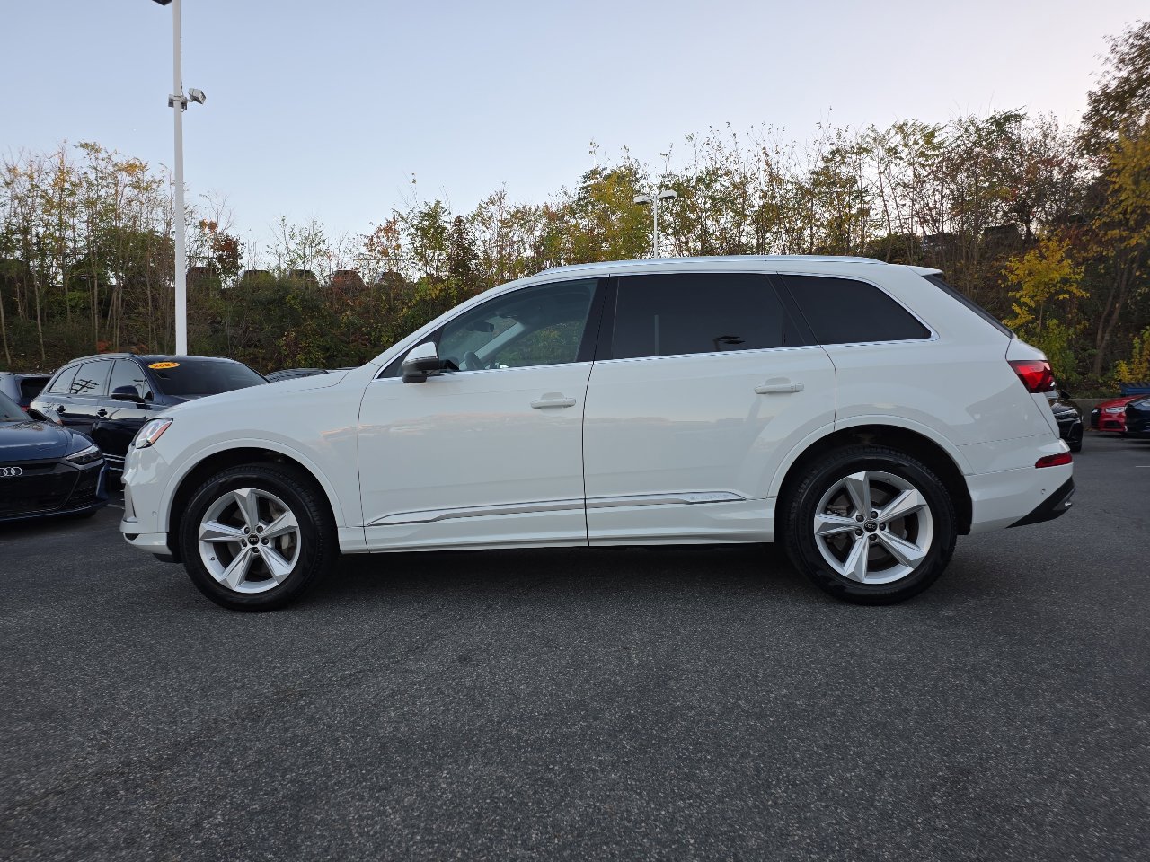 Used 2023 Audi Q7 2.0T Premium w/ Convenience Package image 4