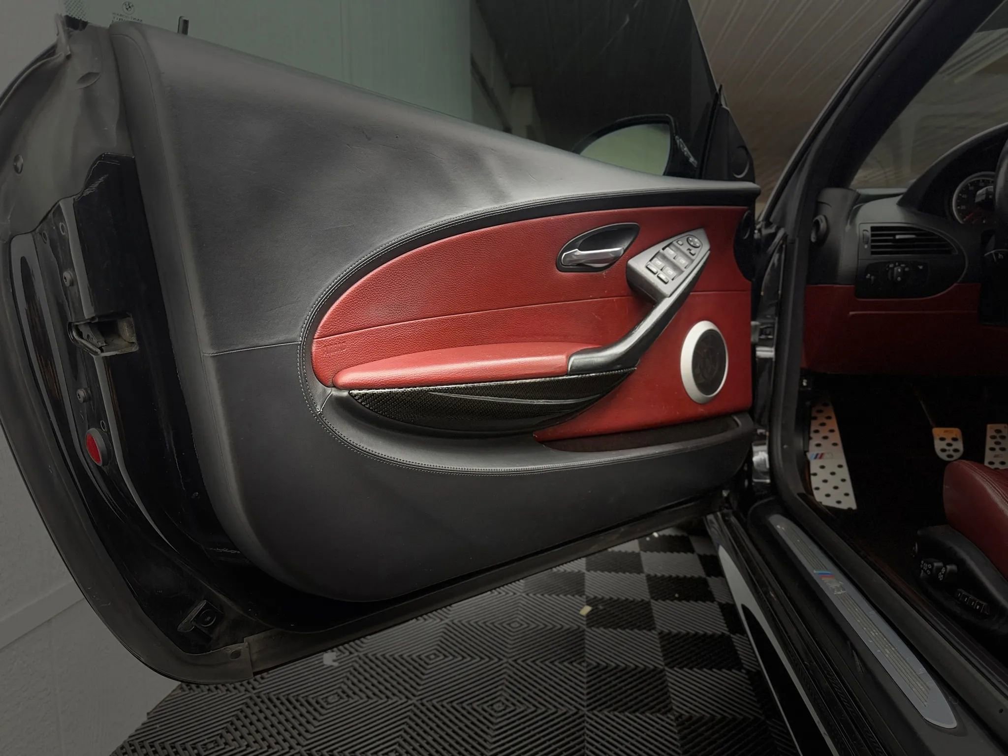 Used 2010 BMW M6 Convertible image 12