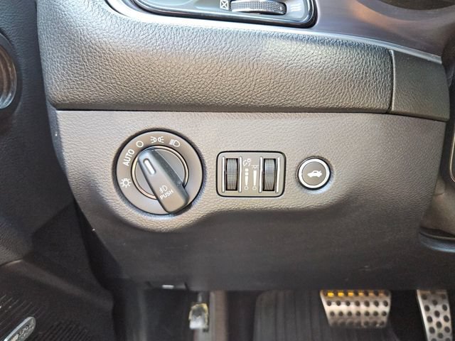 Used 2016 Dodge Challenger R/T Plus RWD image 25