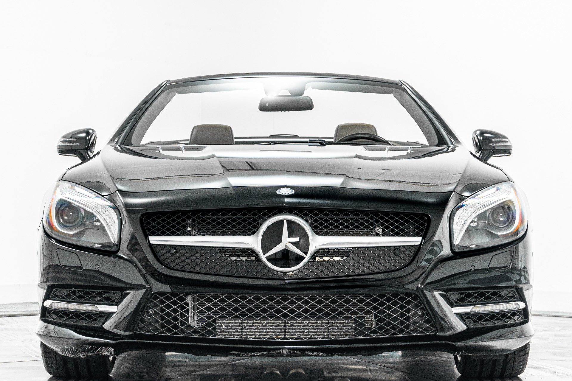 Used 2016 Mercedes-Benz SL 550 image 4