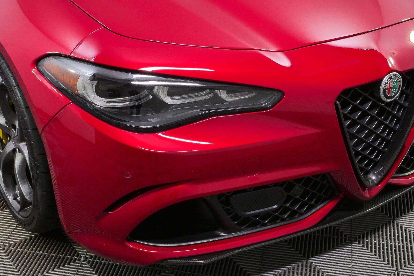 Used 2024 Alfa Romeo Giulia Quadrifoglio RWD image 33