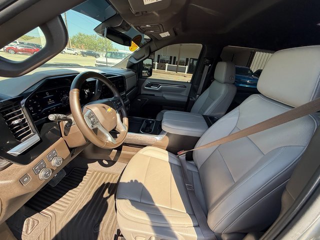 Used 2024 Chevrolet Silverado 3500 LTZ w/ LTZ Convenience Package image 11