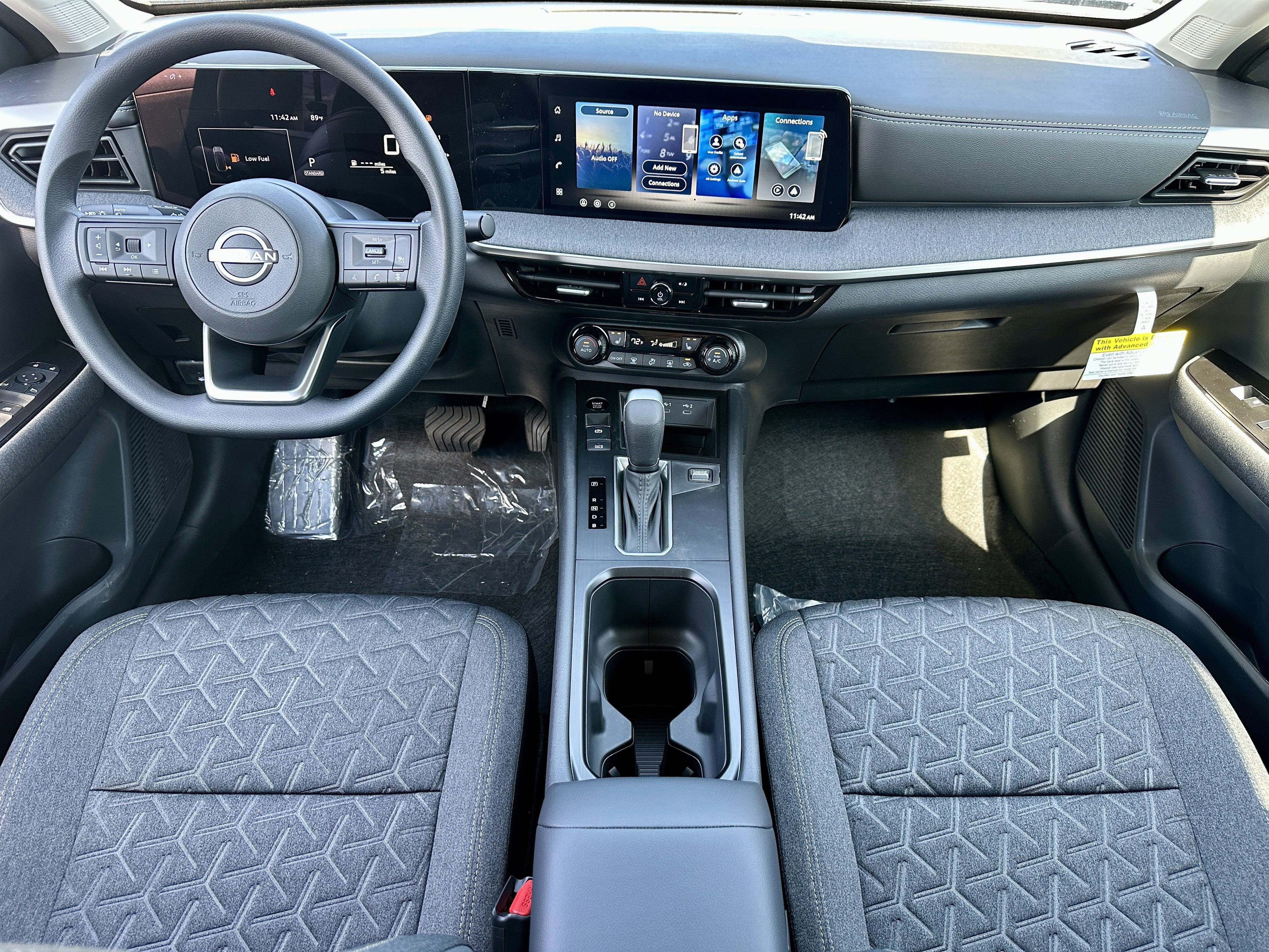 Used 2026 Nissan Kicks SV w/ Charging Package AWD/4WD image 11