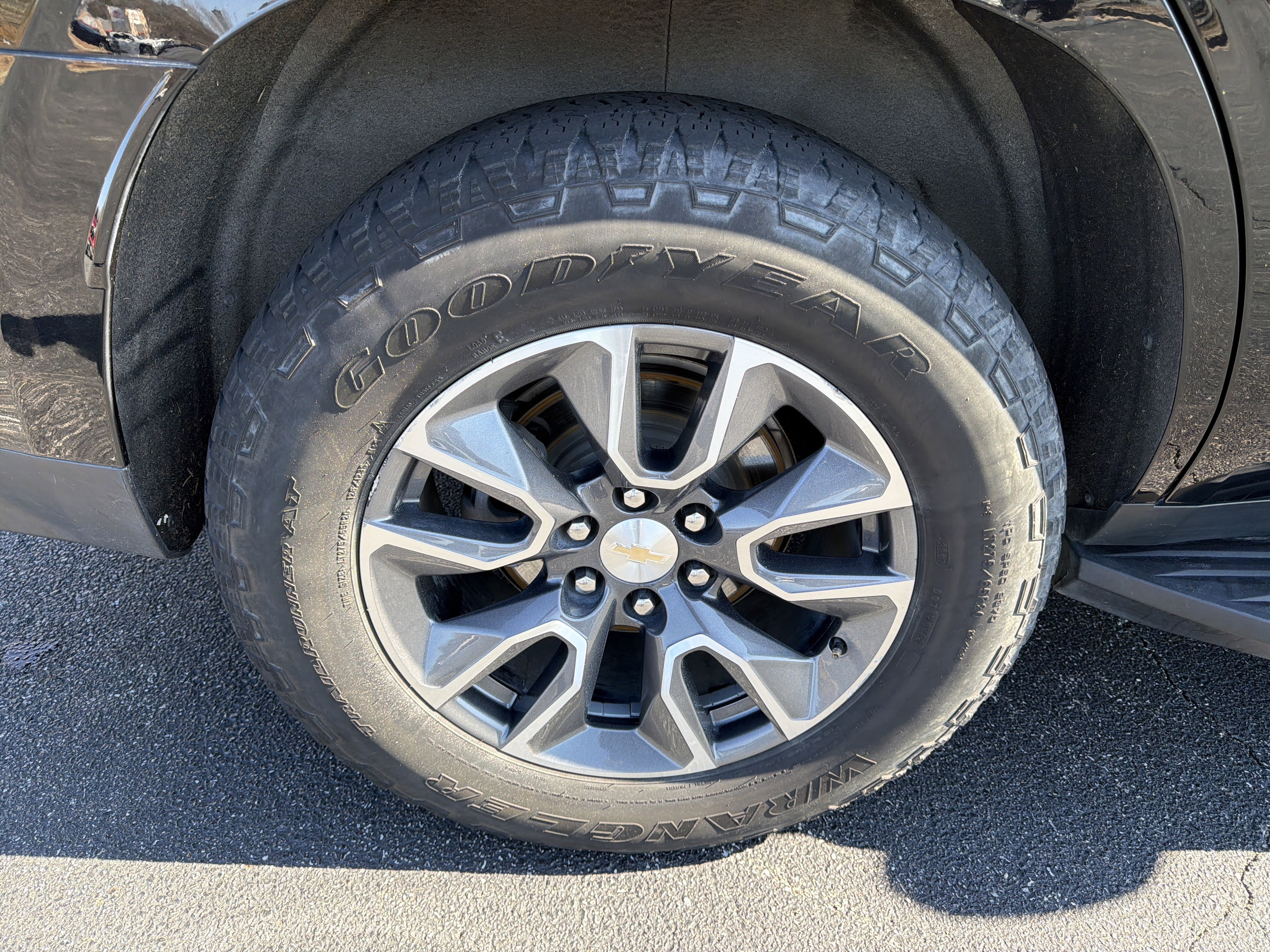 Used 2021 Chevrolet Tahoe LT w/ Rear Media and Nav Package image 18
