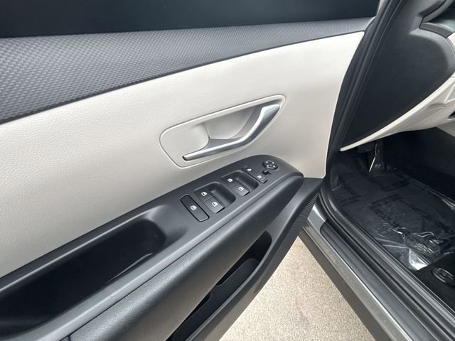 Certified 2024 Hyundai Tucson SE image 13