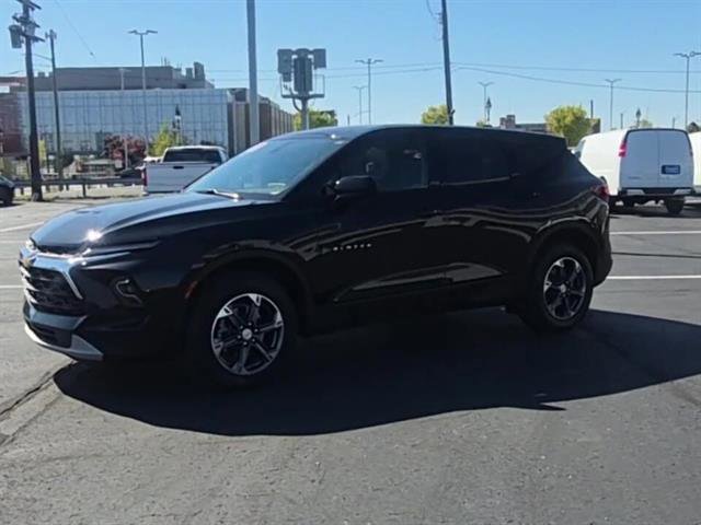 Certified 2025 Chevrolet Blazer LT image 4