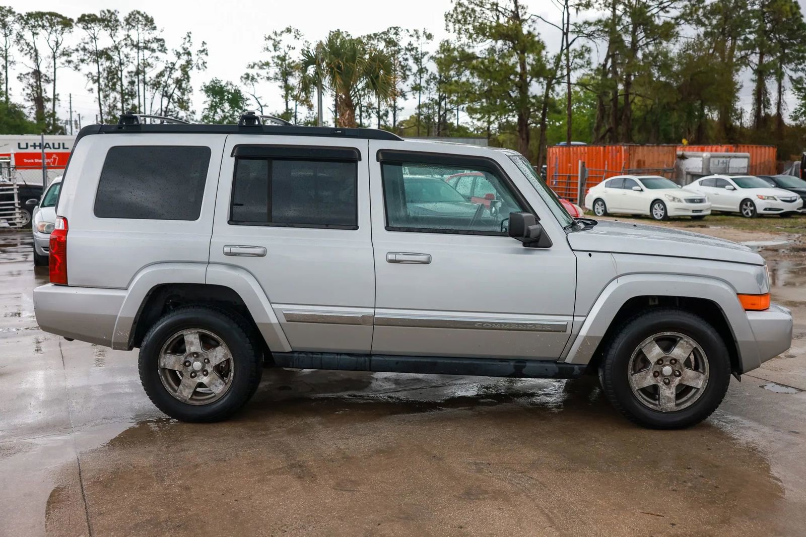 Used 2010 Jeep Commander Sport image 8