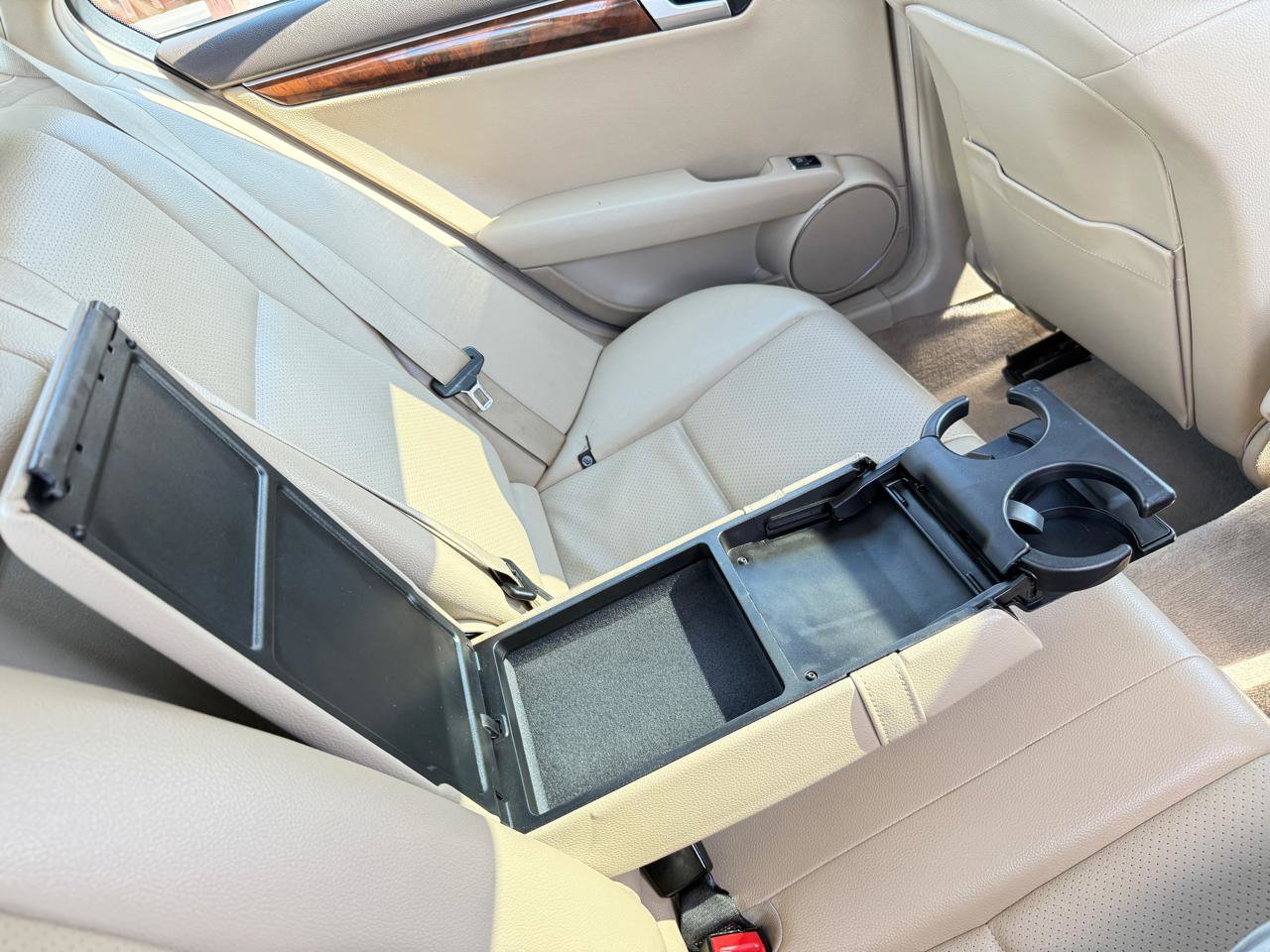 Used 2014 Mercedes-Benz C 300 4MATIC Sedan w/ Premium 1 Package image 35