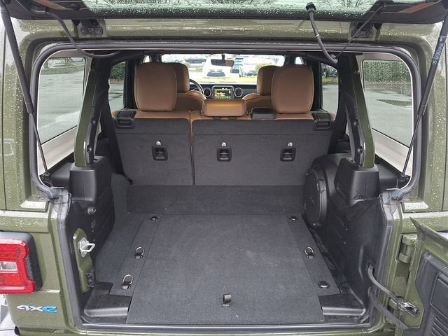 Used 2022 Jeep Wrangler Unlimited Sahara w/ Cold Weather Group image 33