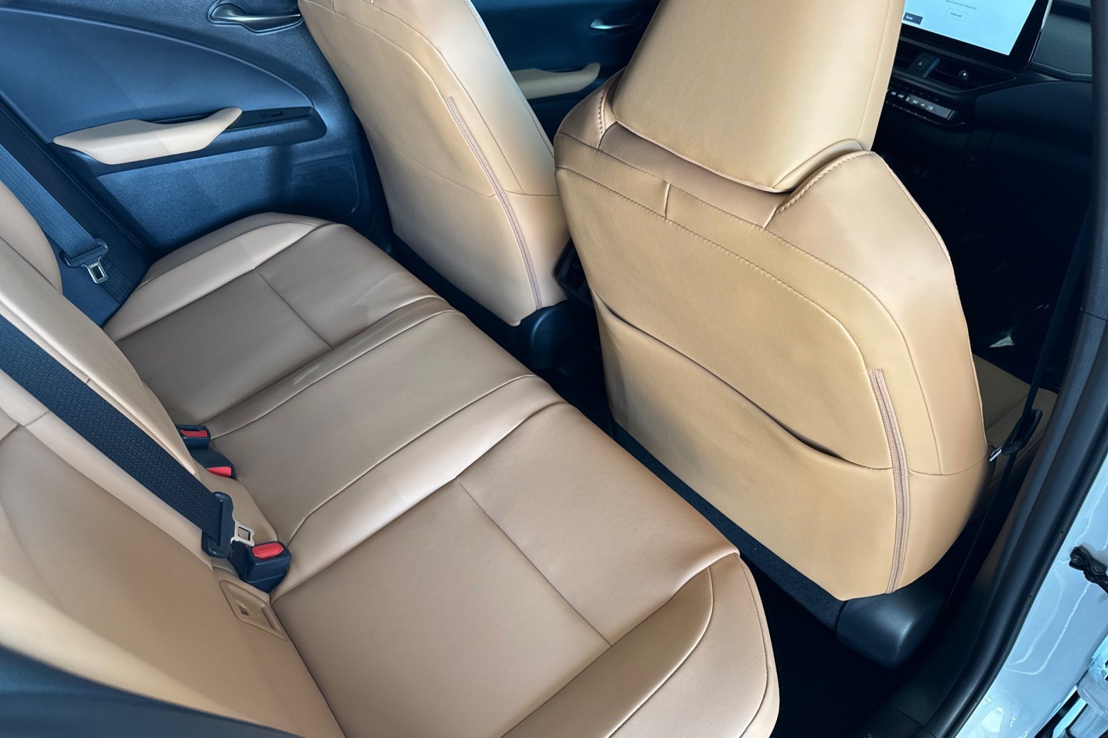 Certified 2025 Lexus UX 300h AWD w/ Accessory Package (Z2) image 32