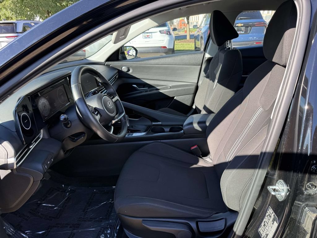 Used 2021 Hyundai Elantra SEL w/ Convenience Package FWD image 13
