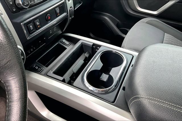 Used 2021 Nissan Titan SV w/ SV Convenience Package image 13