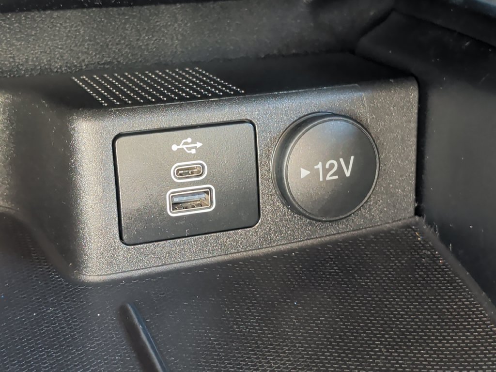 Used 2025 Ford Escape Active AWD/4WD image 28