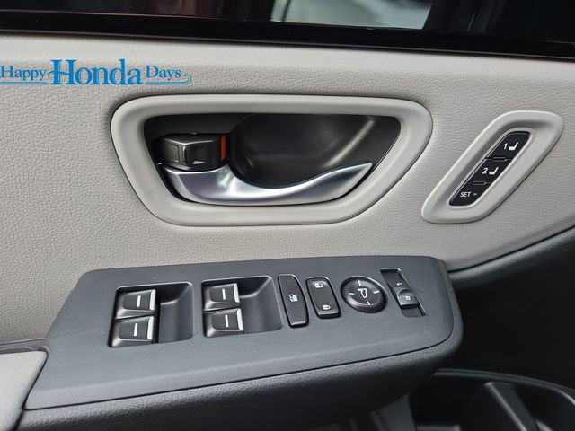 New 2025 Honda Pilot Touring image 22