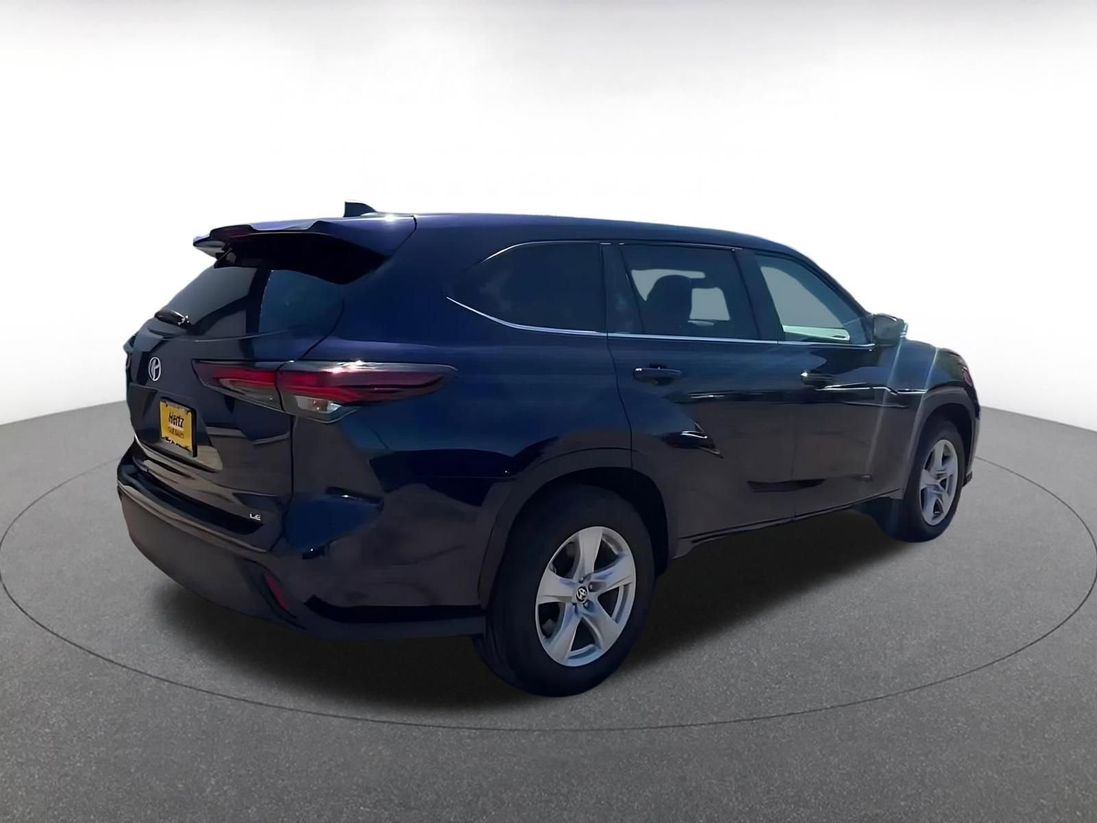 Used 2025 Toyota Highlander LE image 15