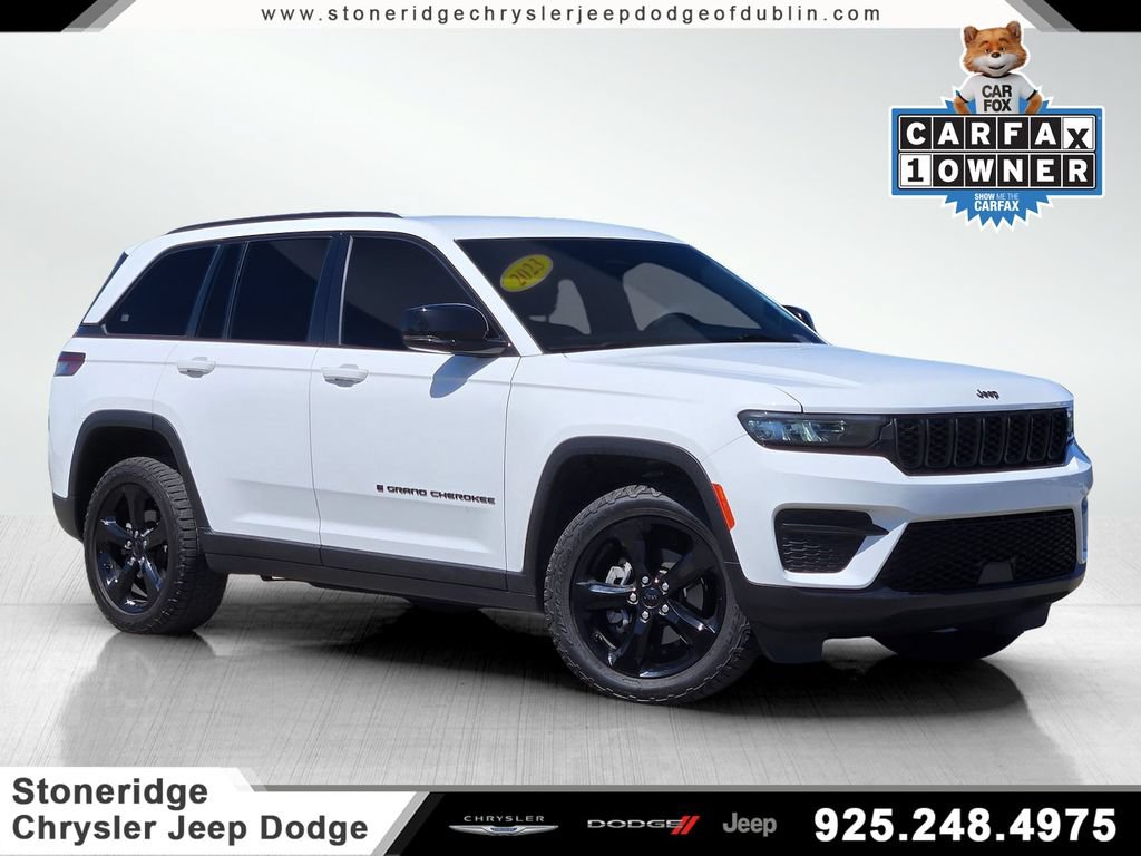 Used 2023 Jeep Grand Cherokee Altitude RWD image 1