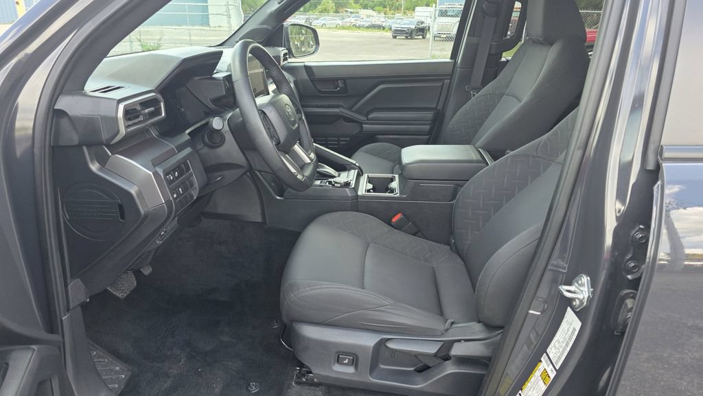 Used 2025 Toyota Tacoma SR5 AWD/4WD image 14