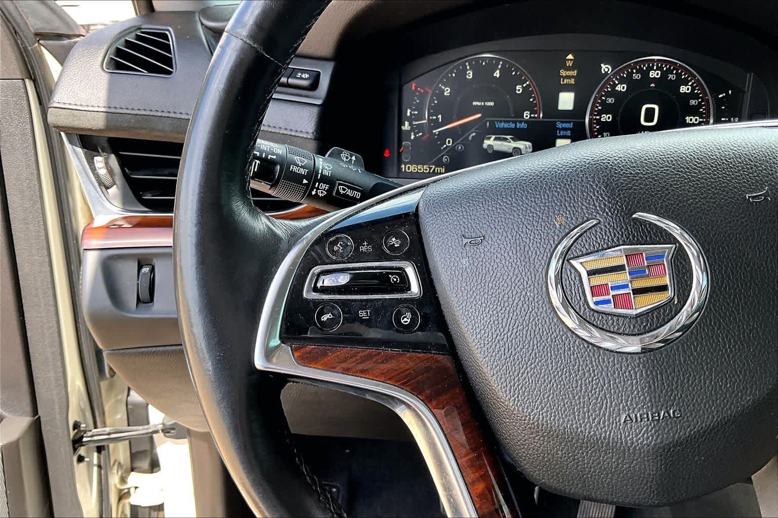 Used 2015 Cadillac Escalade Luxury AWD/4WD image 22