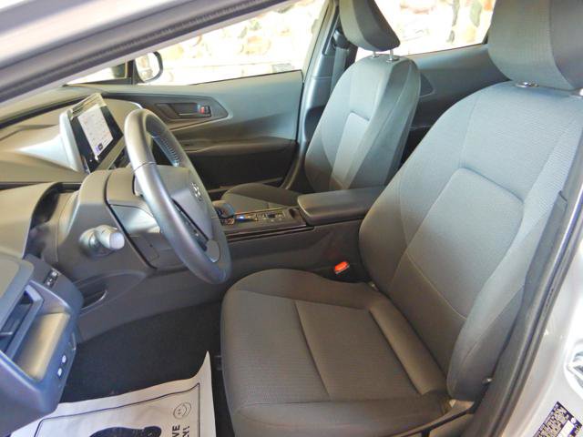 Used 2025 Toyota Prius LE FWD image 12