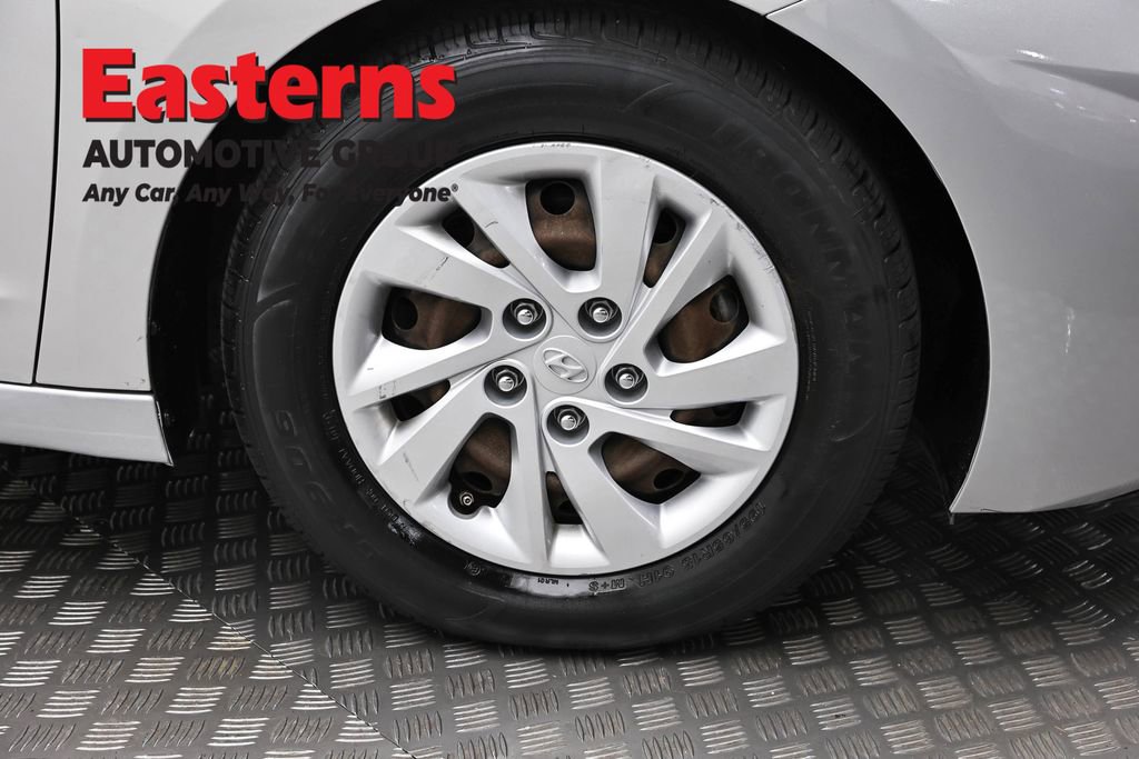 Used 2019 Hyundai Elantra SE w/ Cargo Package FWD image 31