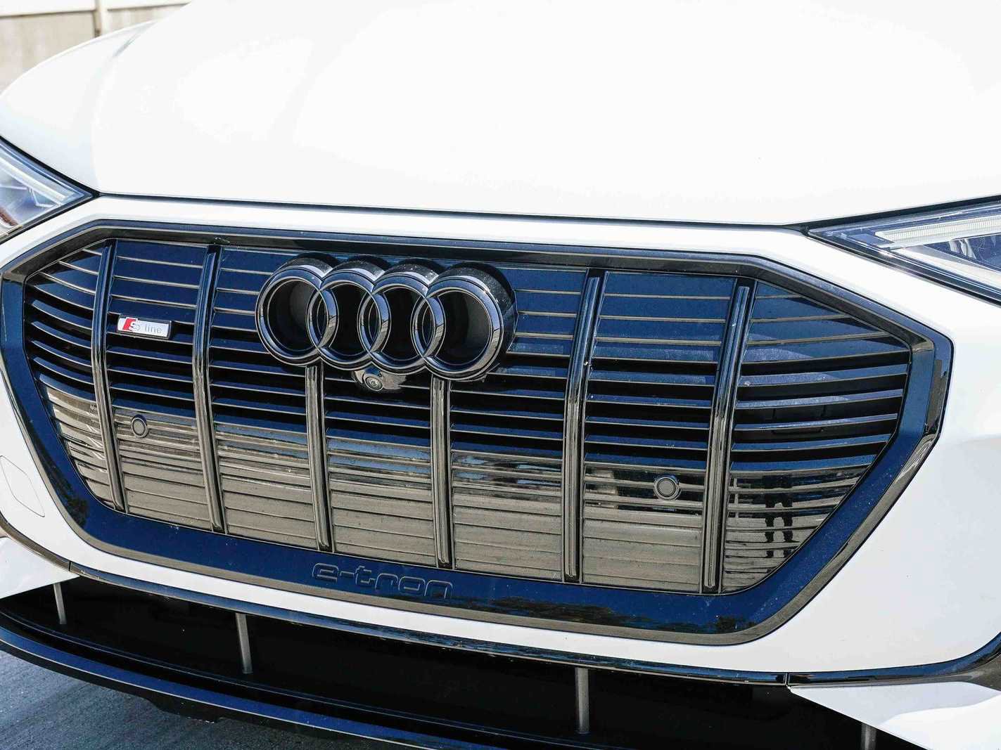 Used 2023 Audi e-tron Premium Plus w/ Premium Plus Package image 8