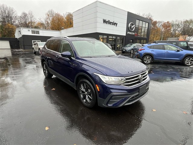 Used 2022 Volkswagen Tiguan SE image 2