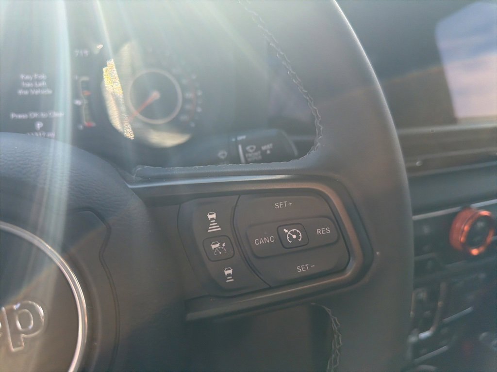 Used 2025 Jeep Gladiator Mojave w/ Safety Group image 16