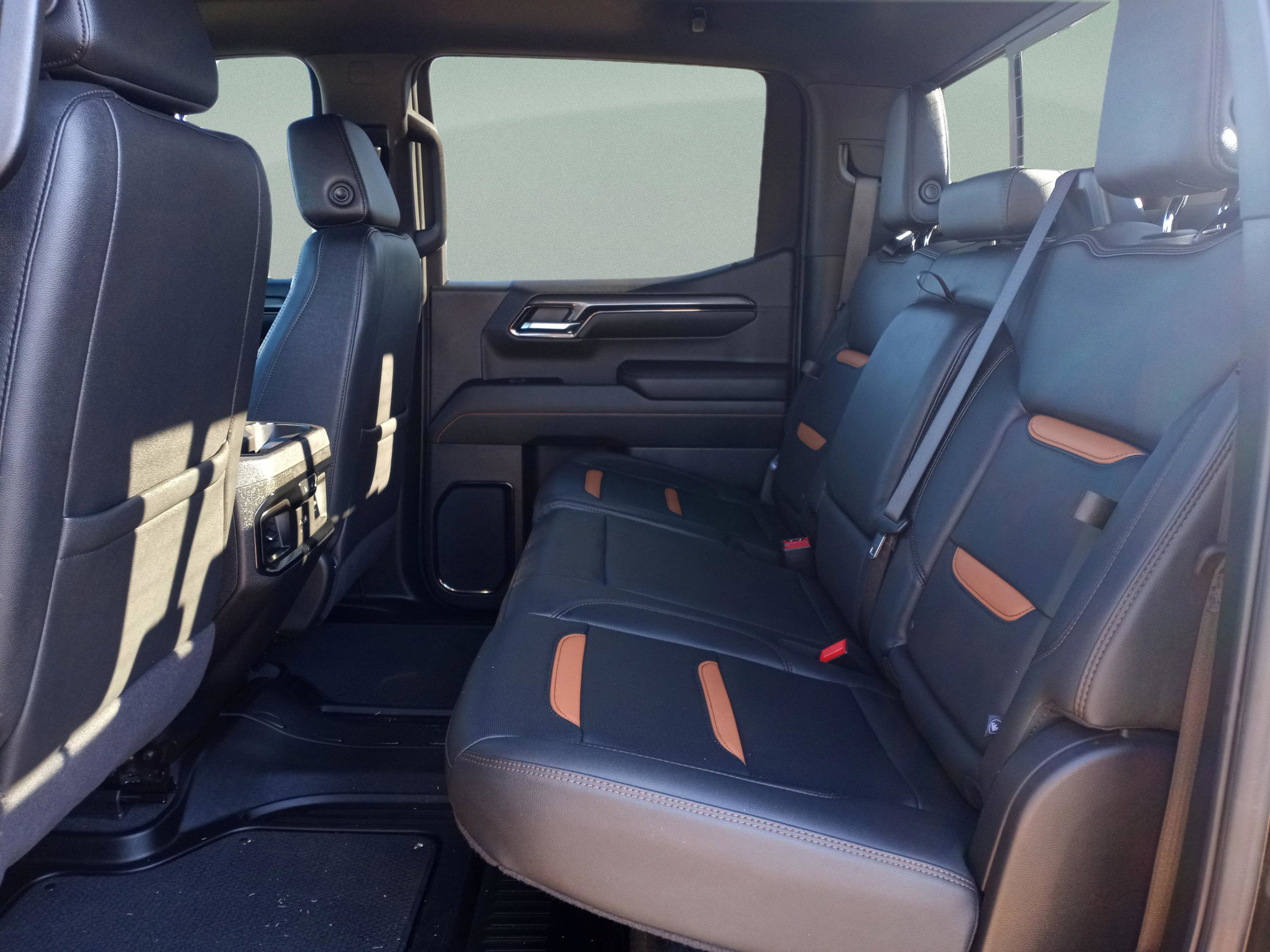 Used 2024 GMC Sierra 1500 AT4 w/ Technology Package image 26