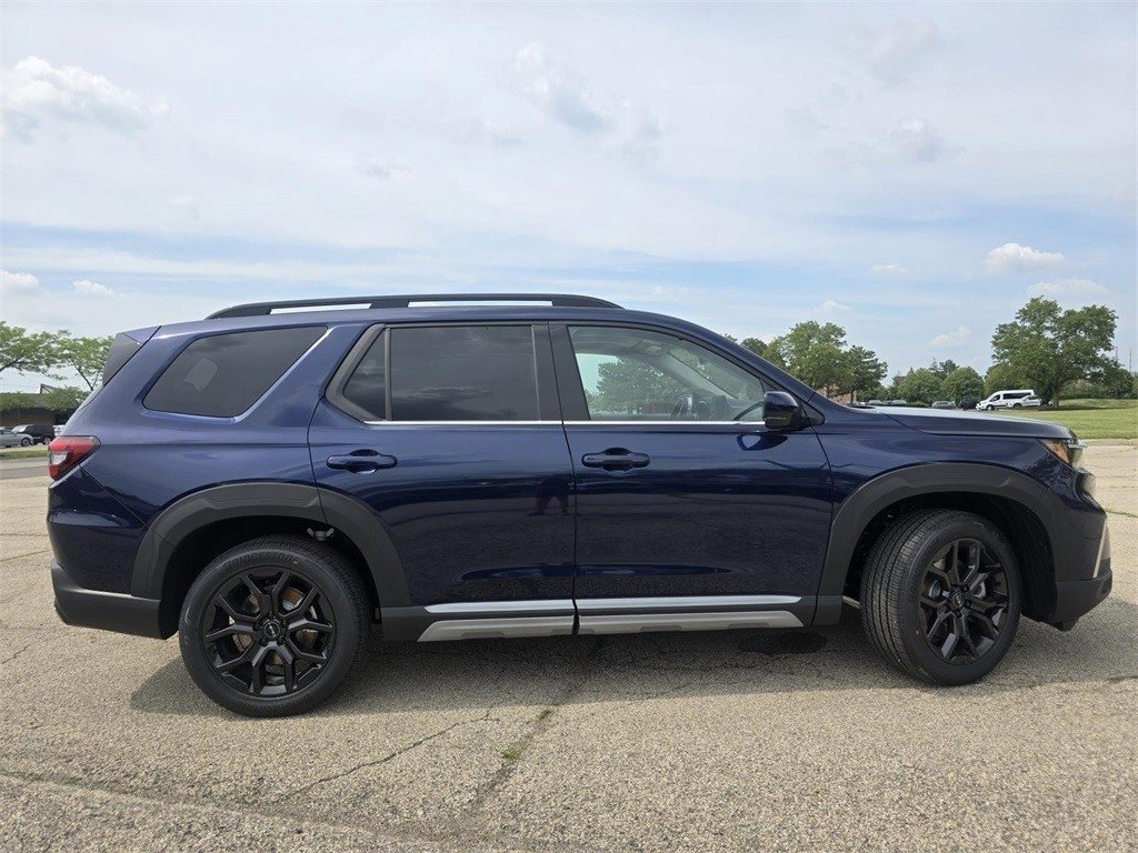 New 2025 Honda Pilot Touring image 18