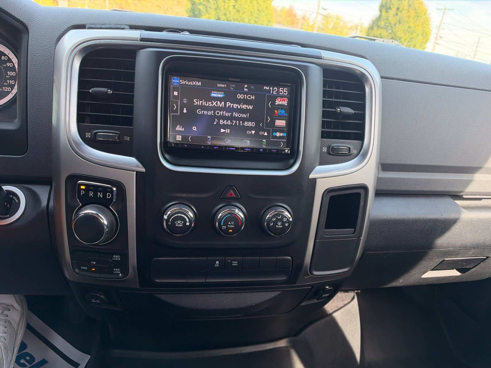 Used 2016 RAM 1500 Classic SLT AWD/4WD image 11