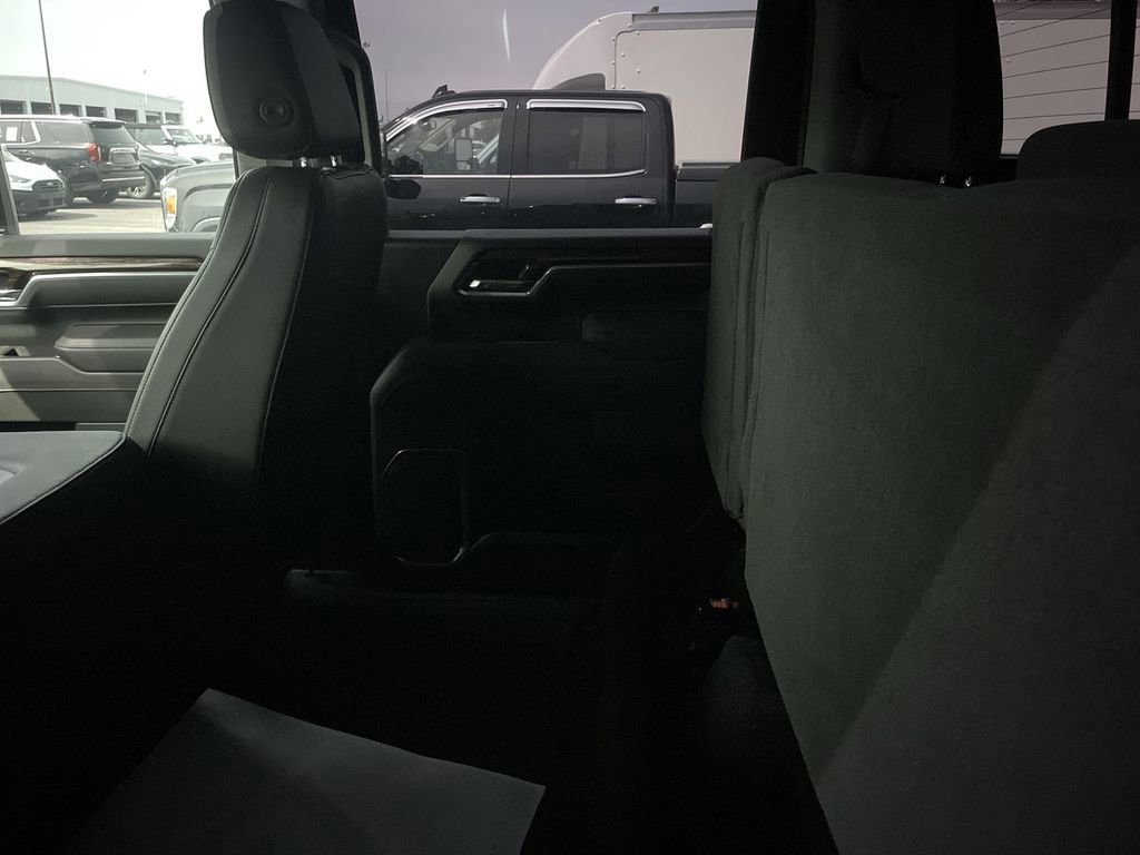 Used 2025 GMC Sierra 3500 SLE w/ SLE Value Package AWD/4WD image 6