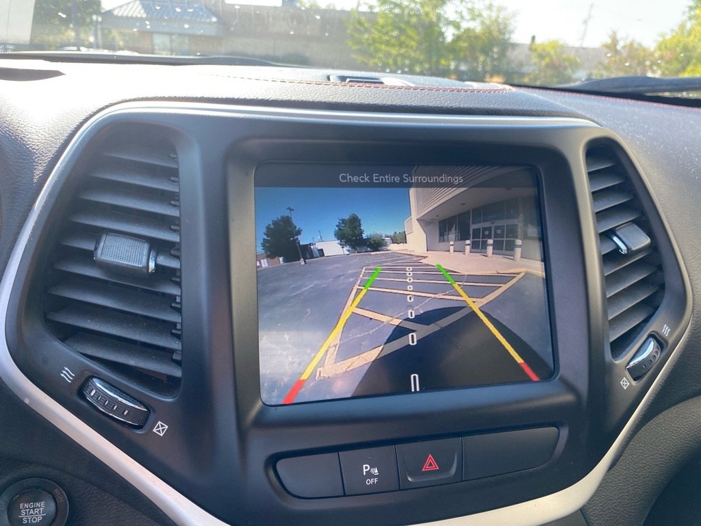 Used 2018 Jeep Cherokee Trailhawk w/ Comfort/Convenience Group image 17