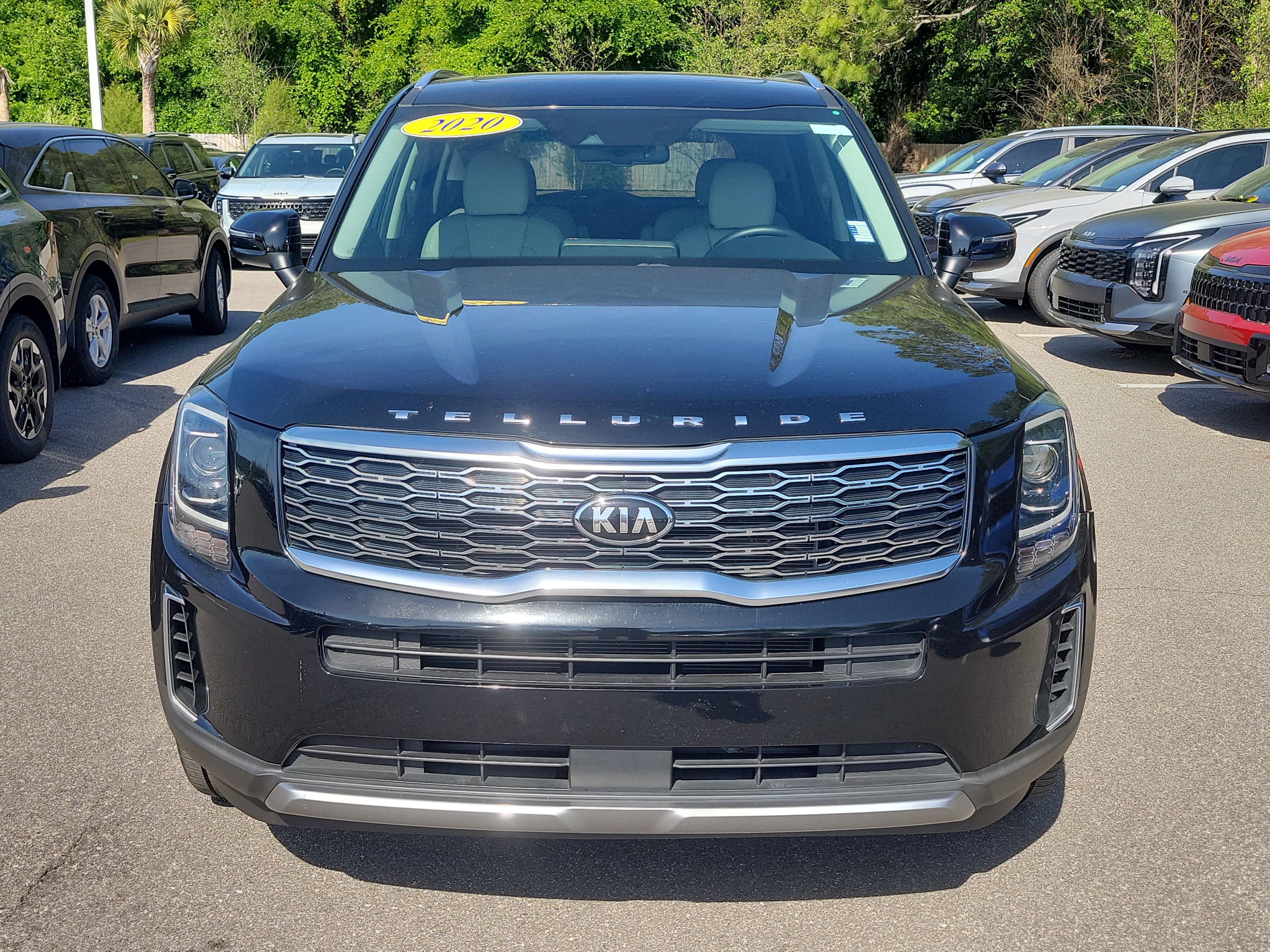Used 2020 Kia Telluride EX w/ EX Premium Package image 2