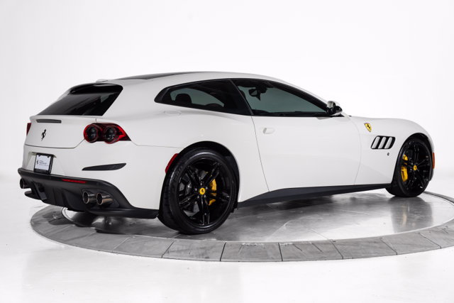 Used 2018 Ferrari GTC4Lusso AWD/4WD image 2