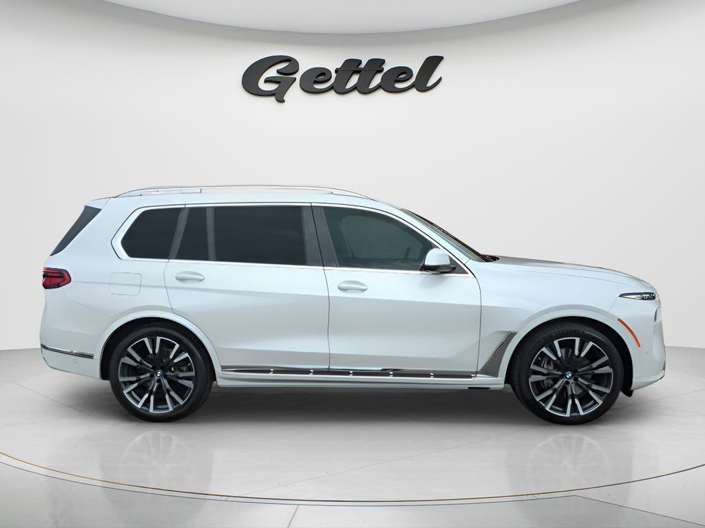 Used 2023 BMW X7 xDrive40i w/ Premium Package image 2