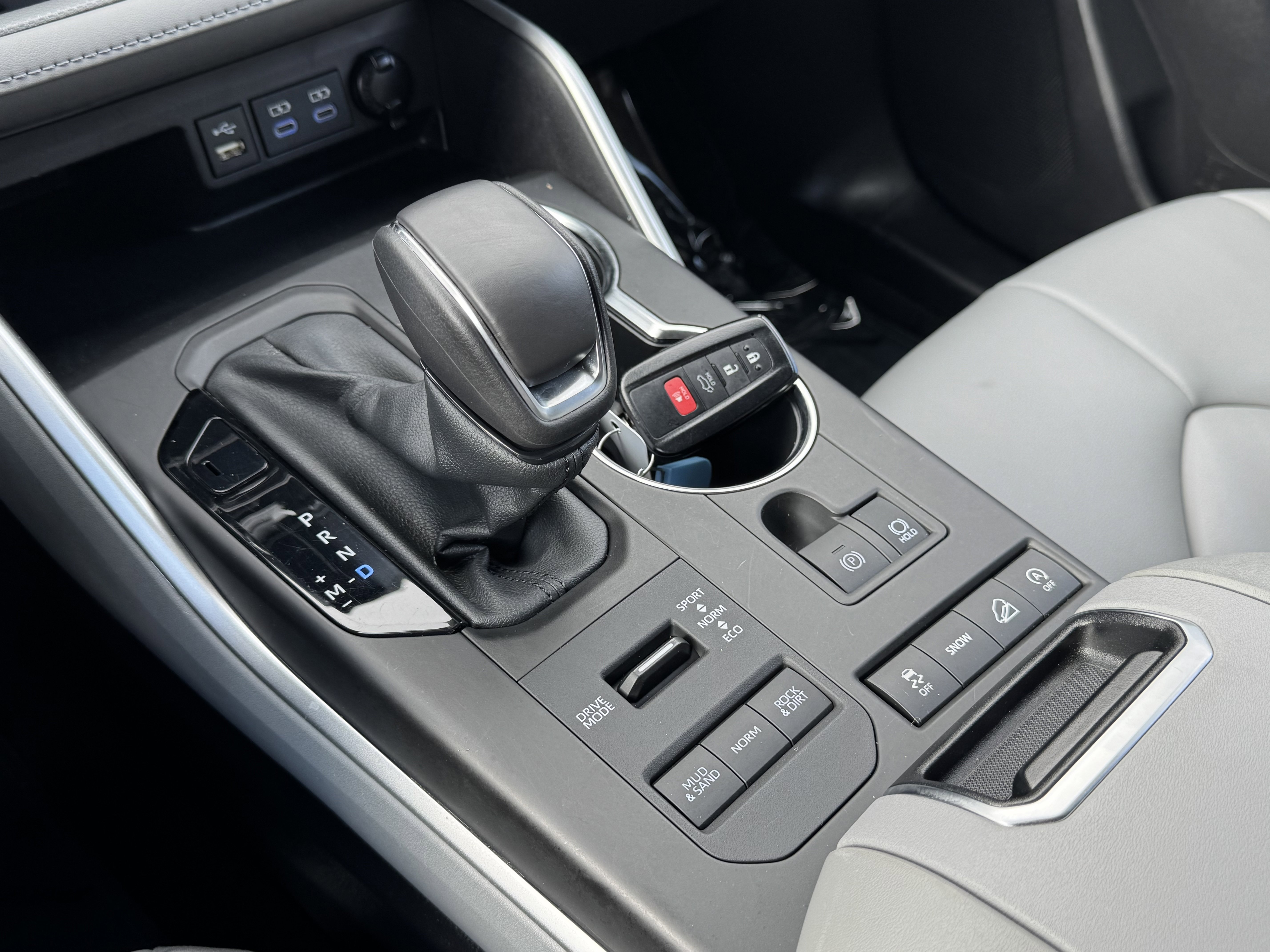 Used 2022 Toyota Highlander XLE image 34