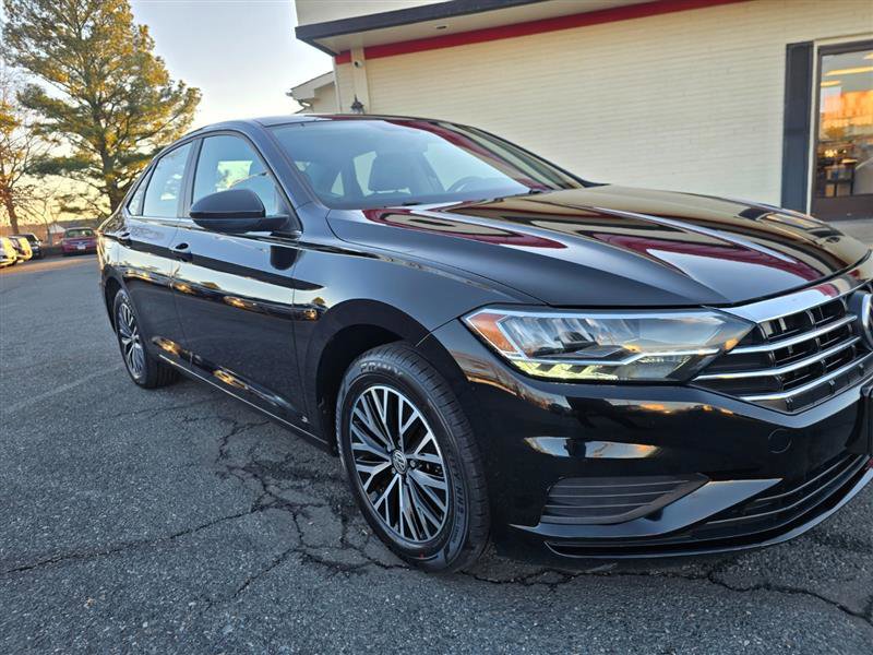 Used 2019 Volkswagen Jetta SE w/ Cold Weather Package FWD image 7