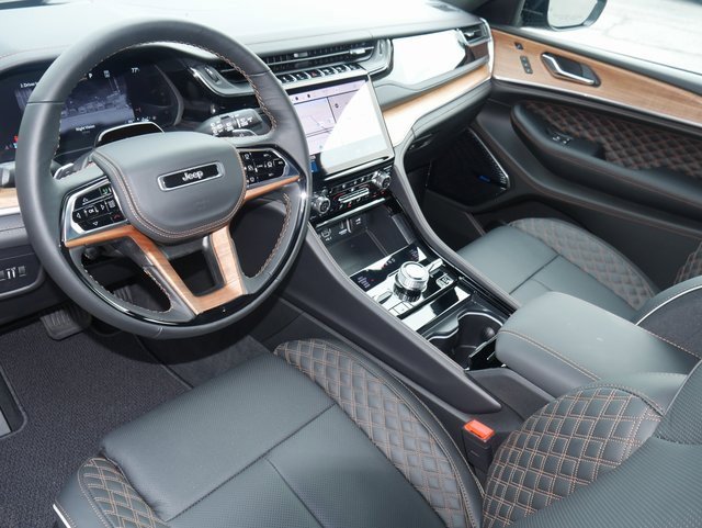 New 2025 Jeep Grand Cherokee Summit image 20