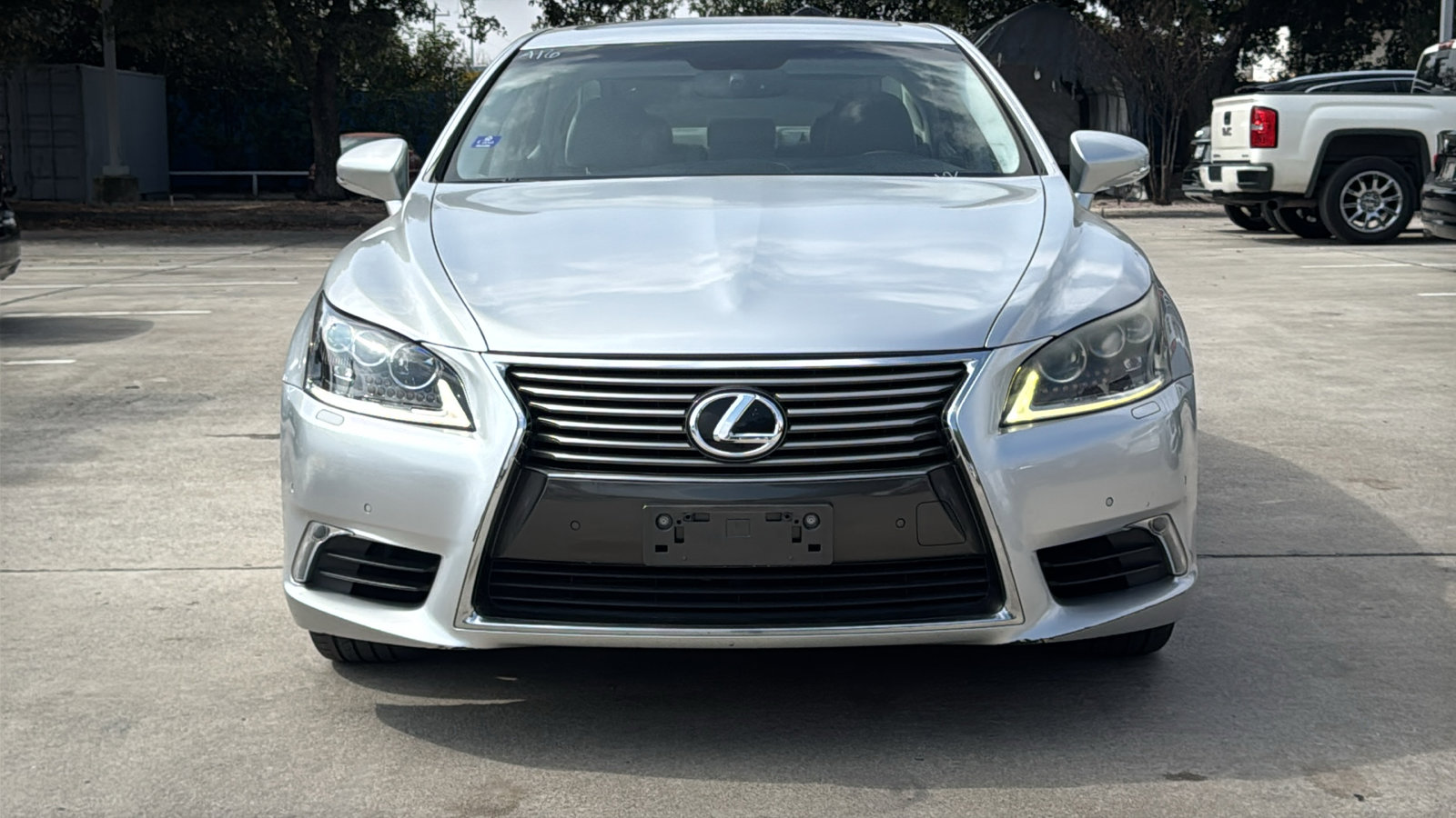 Used 2013 Lexus LS 460 L w/ Preferred Accessory Package image 2