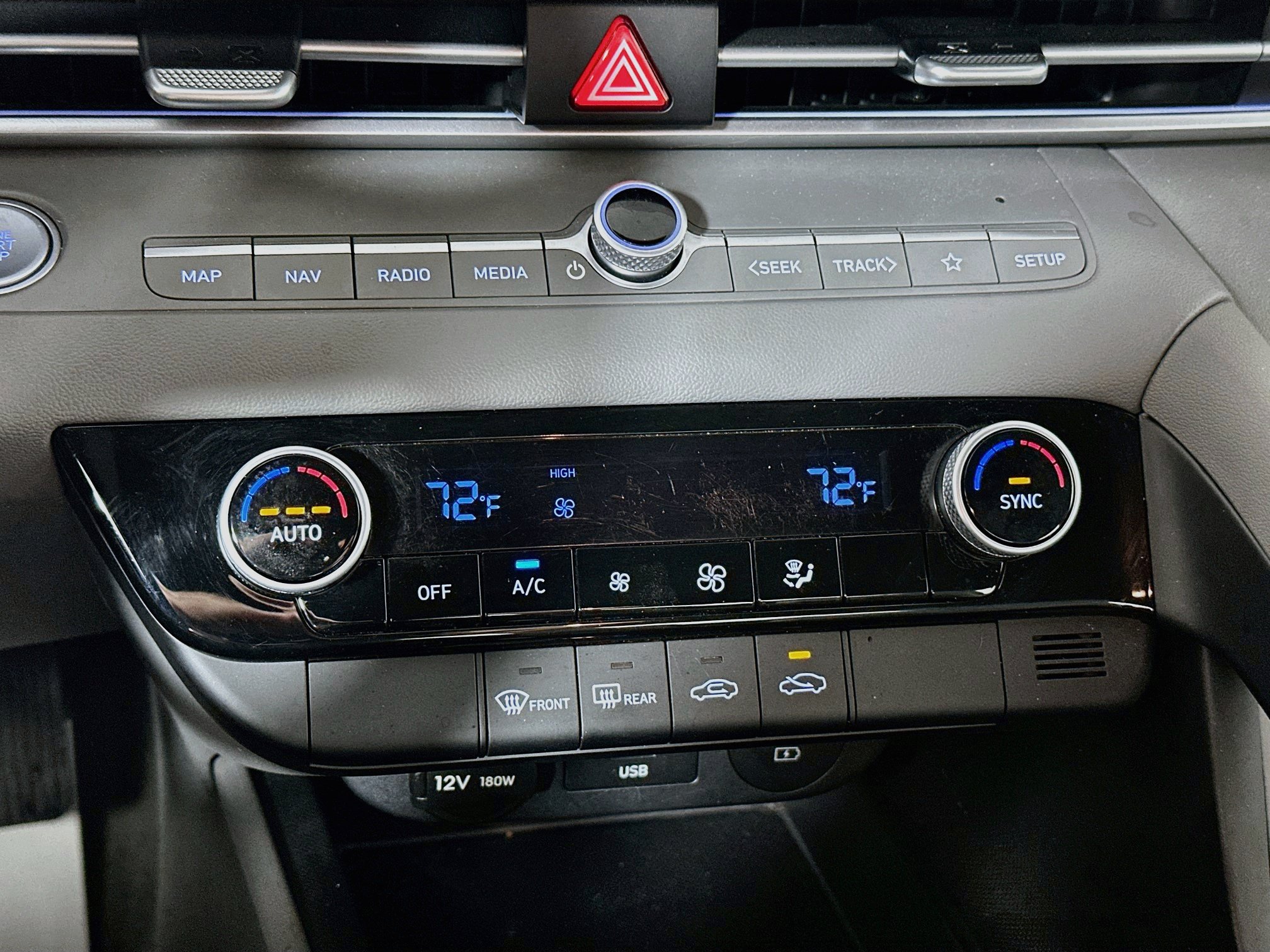 Certified 2024 Hyundai Elantra SEL FWD image 16