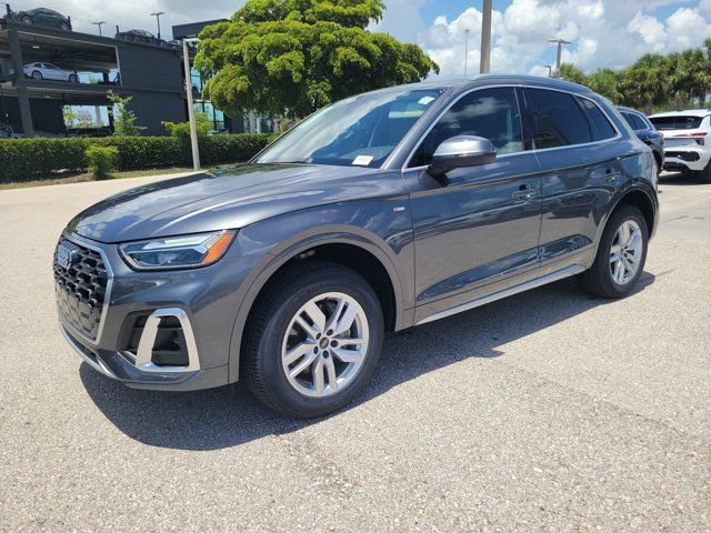Certified 2023 Audi Q5 2.0T Premium w/ Convenience Package AWD/4WD image 4