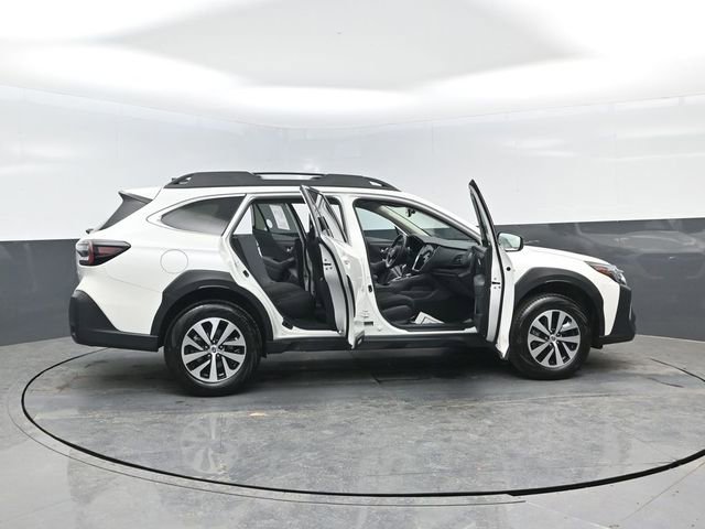 Used 2025 Subaru Outback Premium image 24