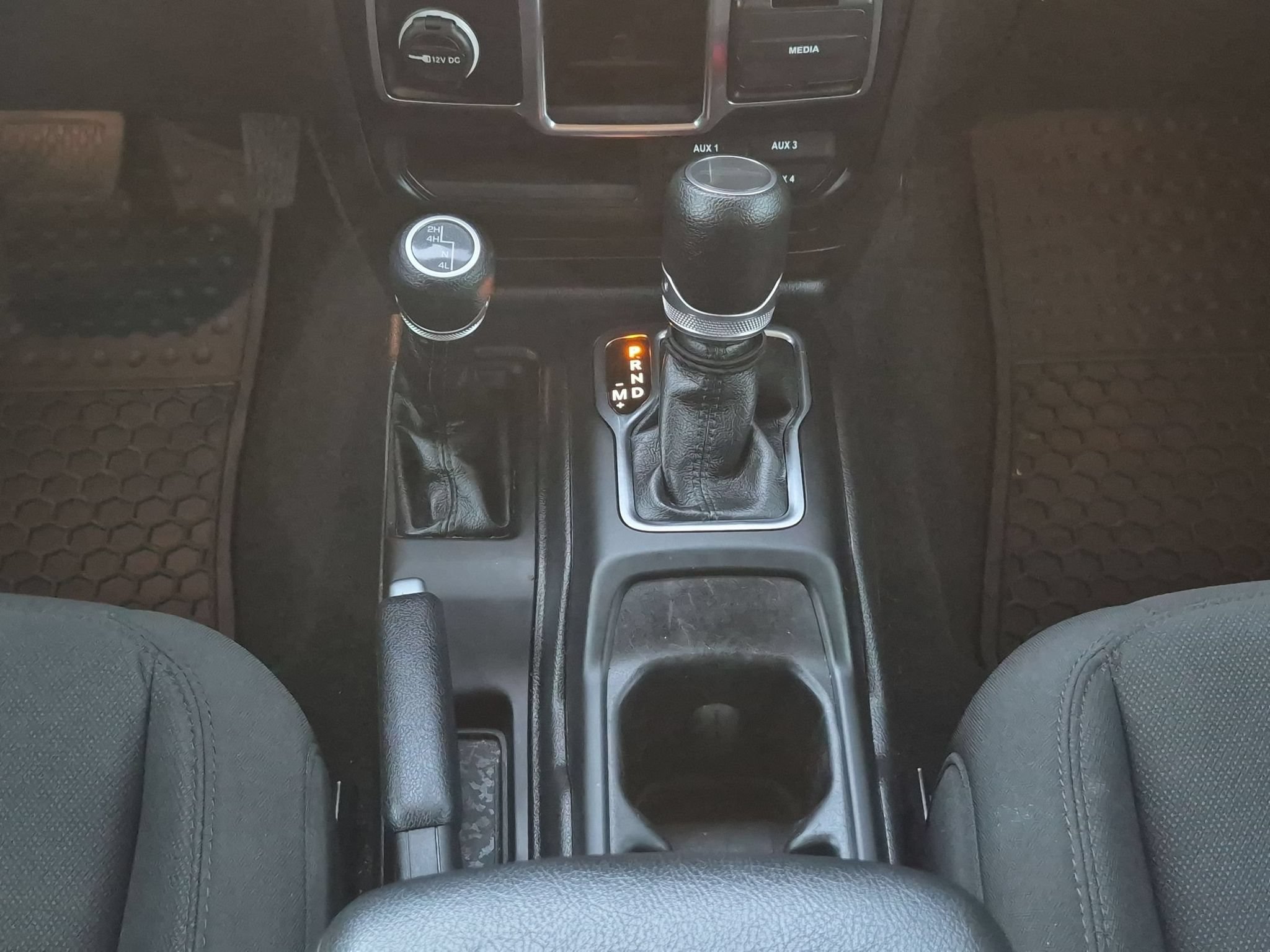 Used 2023 Jeep Gladiator Sport AWD/4WD image 21