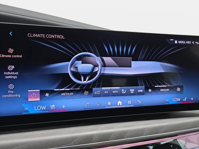 Certified 2026 BMW 740i xDrive AWD/4WD image 23