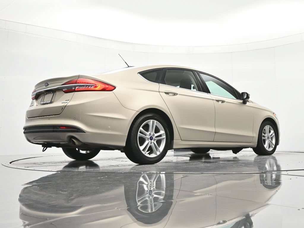 Used 2018 Ford Fusion SE w/ Fusion SE Technology Package FWD image 41