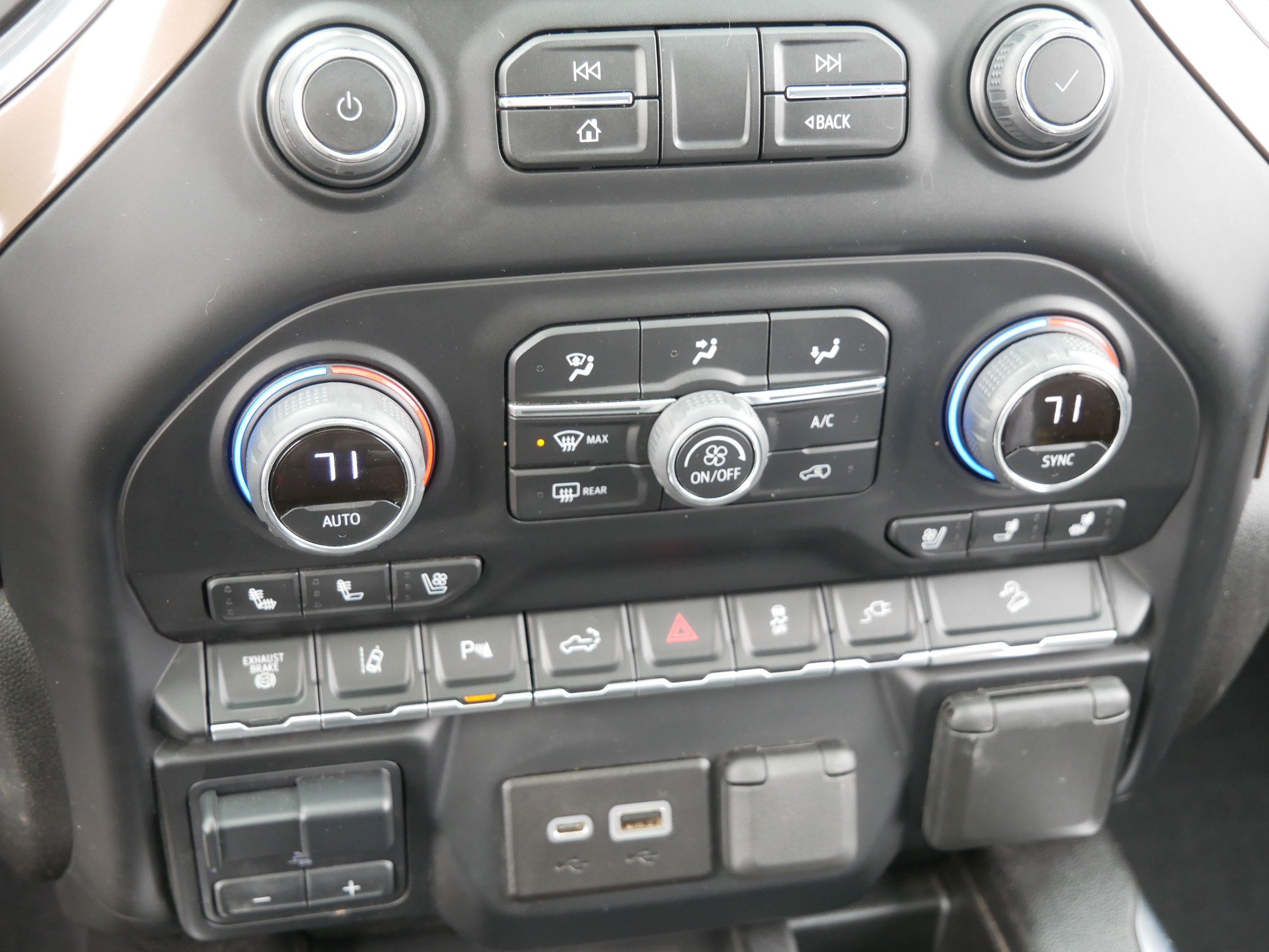 Certified 2022 Chevrolet Silverado 3500 High Country w/ Safety Package II AWD/4WD image 23