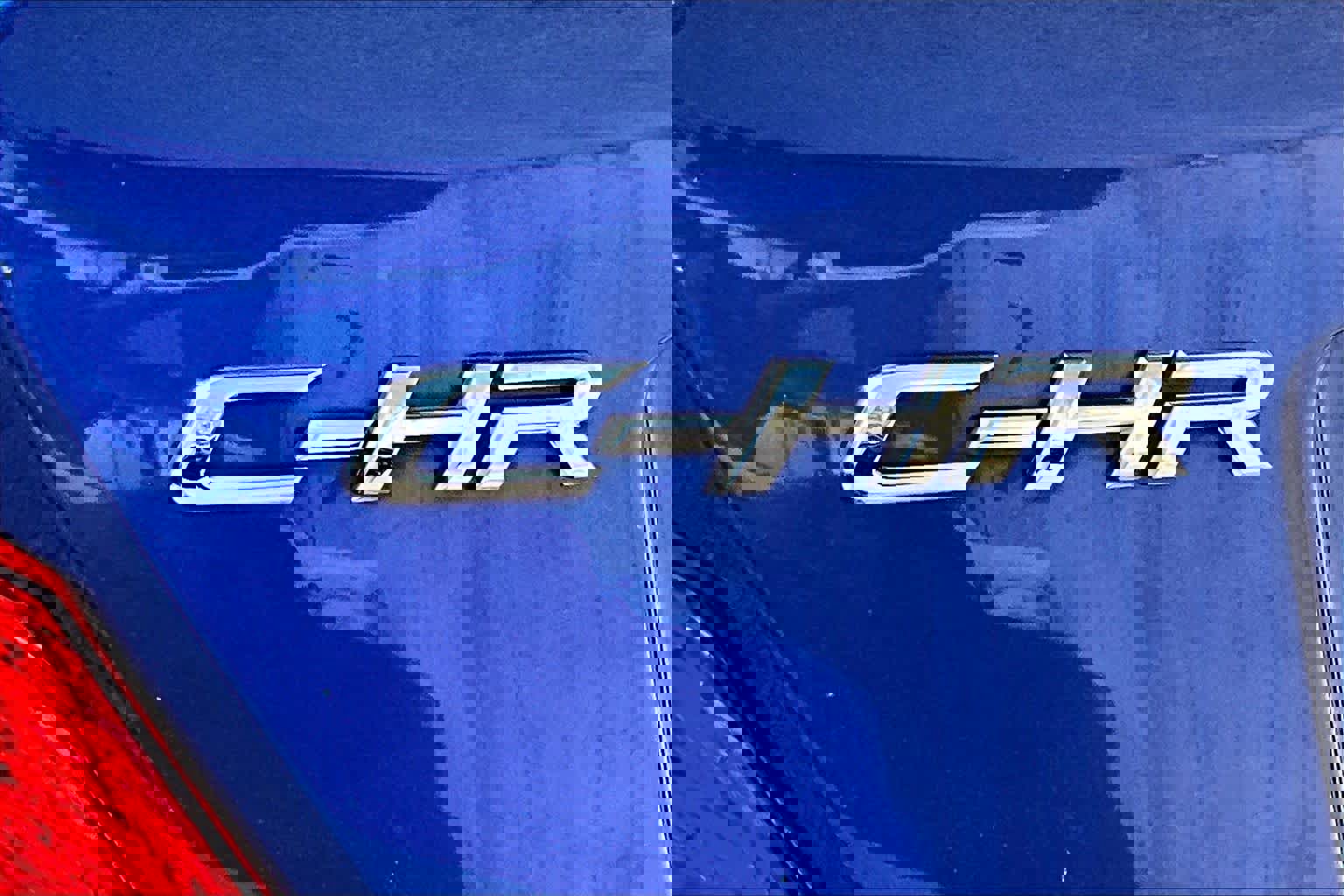 Used 2019 Toyota C-HR XLE image 10